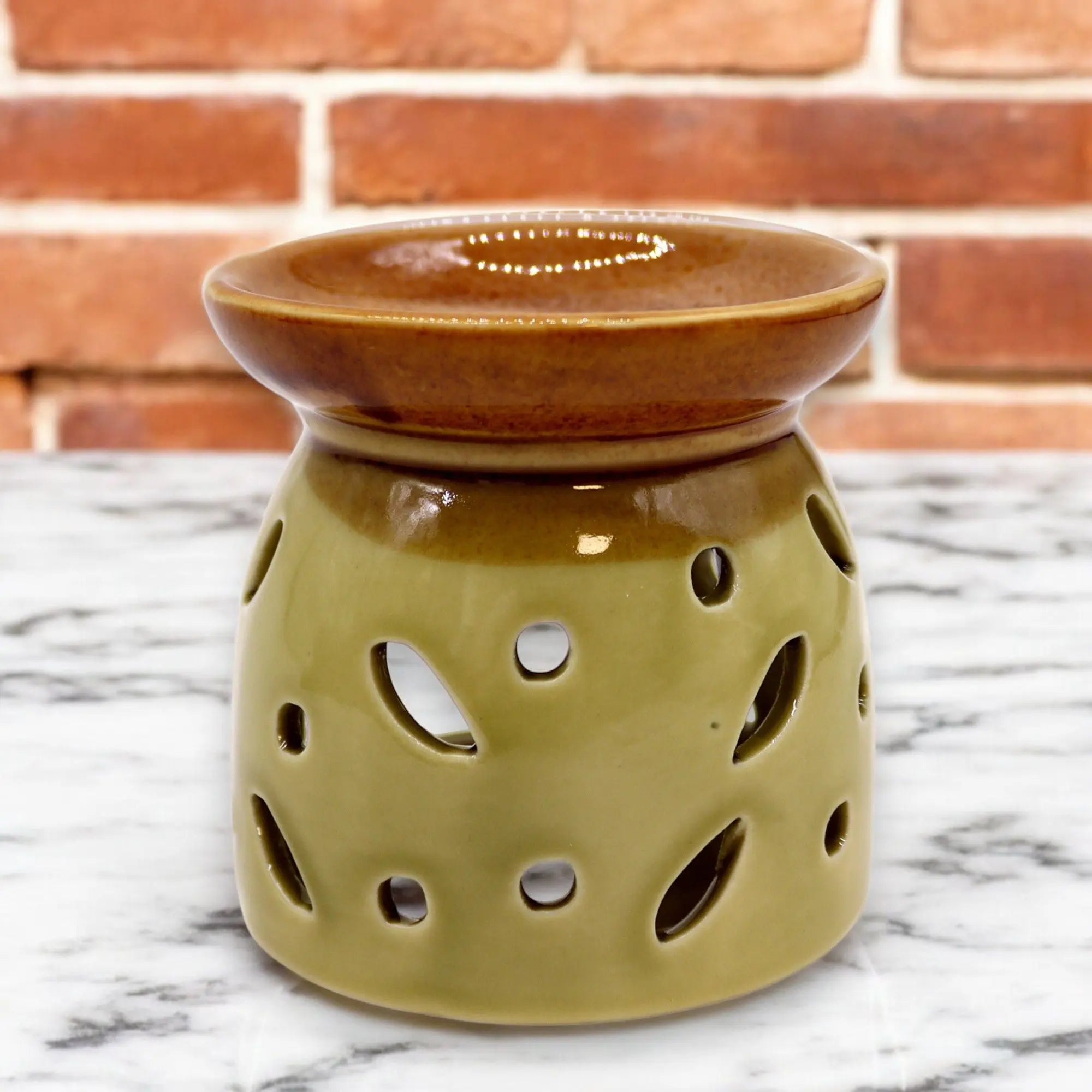 Classic Oil Burner - Assorted Colours AW Dropship UK