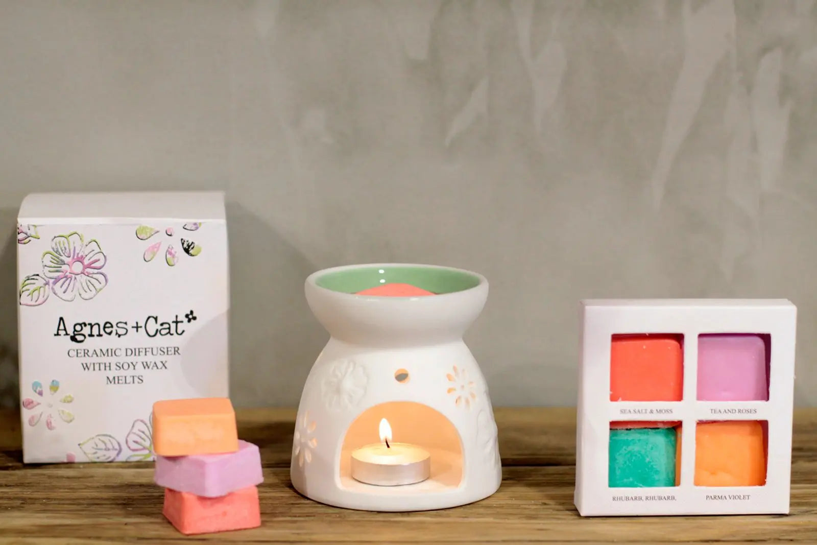 Wax Melter with Four Soy Wax Melts AW Dropship UK