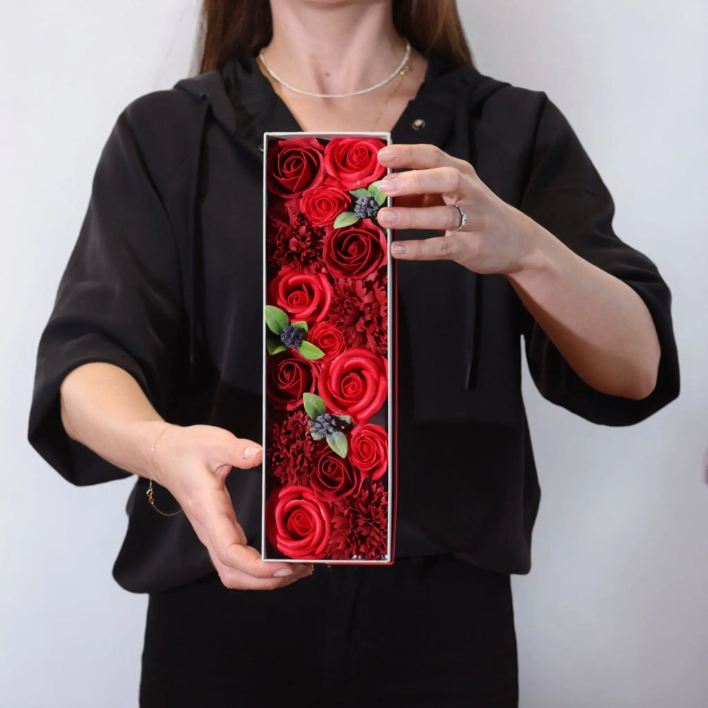 Pamperandpost Long Box - Classic Red Roses