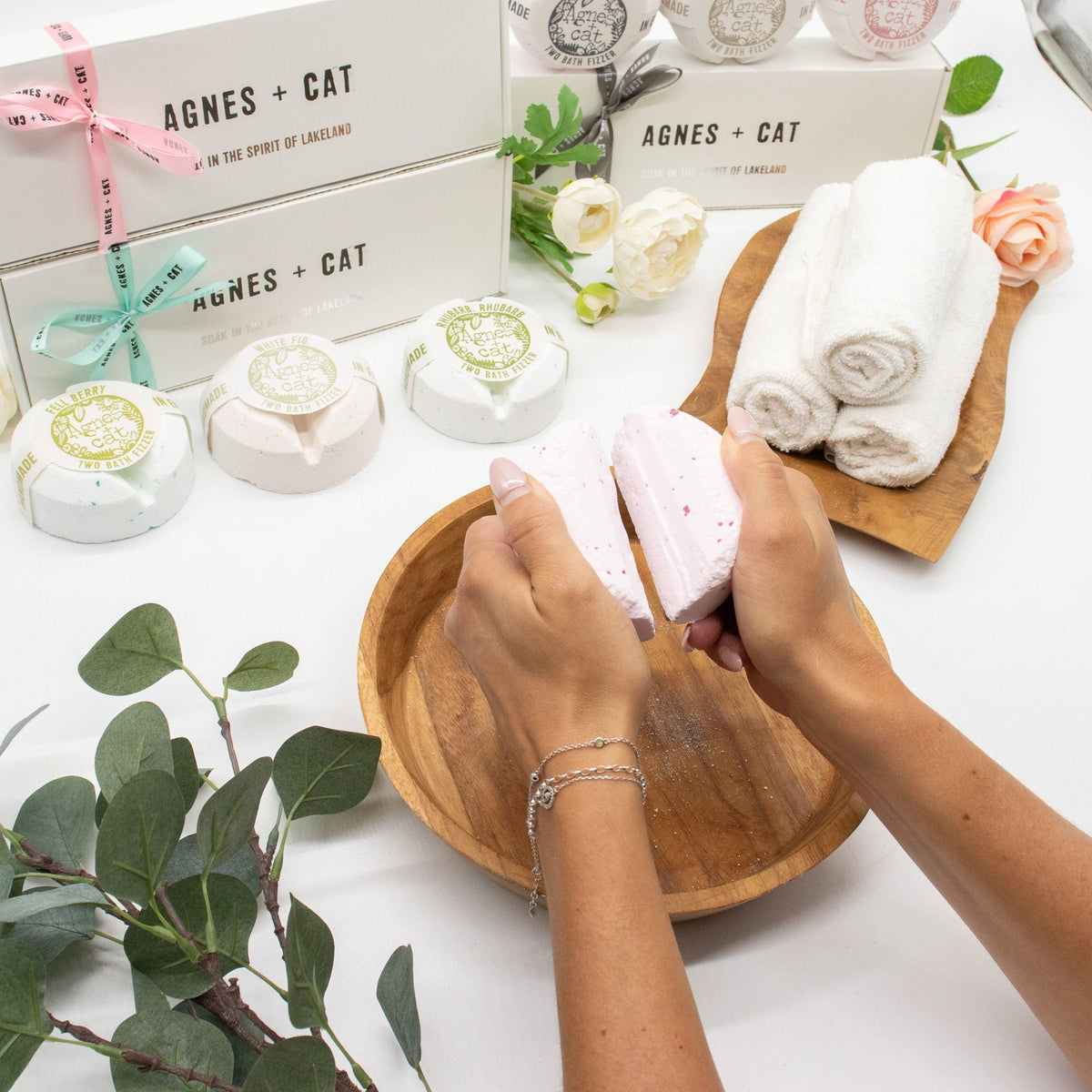  Pamperandpost Agnes + Cat Berry & Fig Bath Fizzer Gift Set Agnes + Cat Bath Fizzer Gift Sets