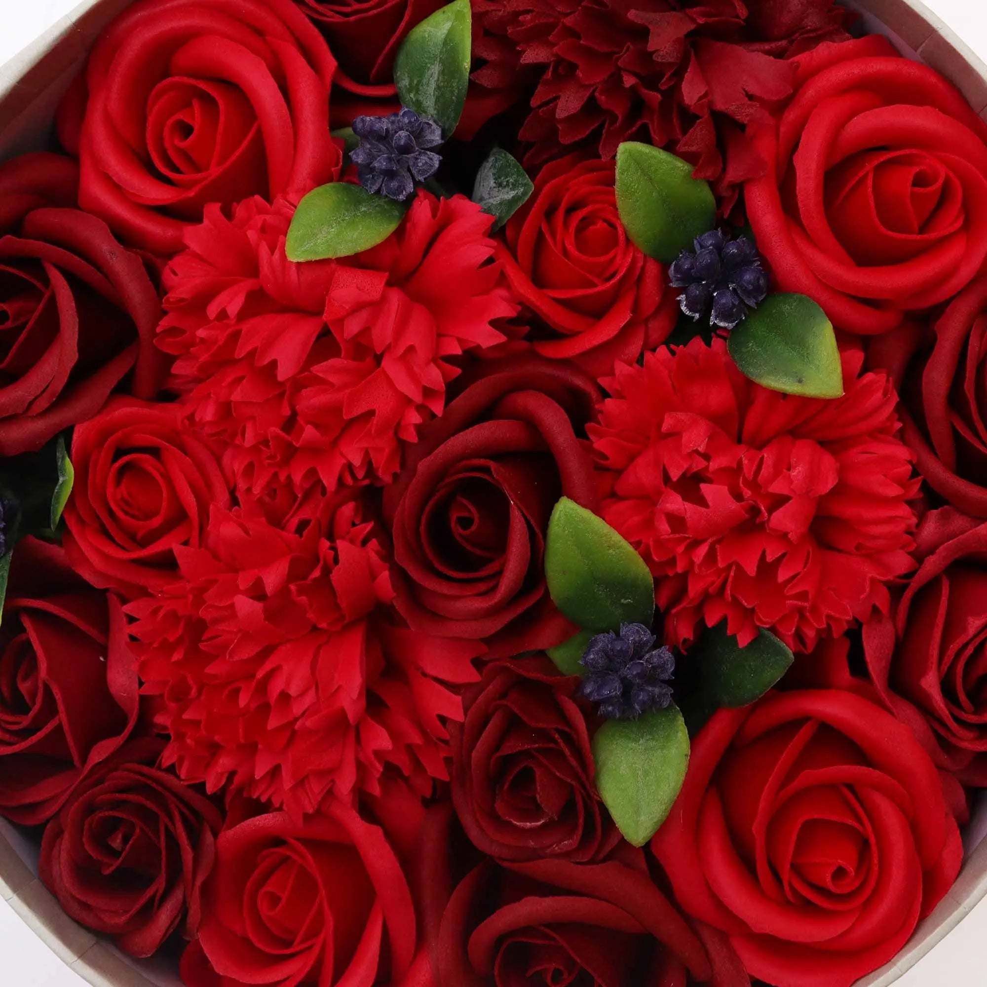 Pamperandpost Round Box - Classic Red Roses