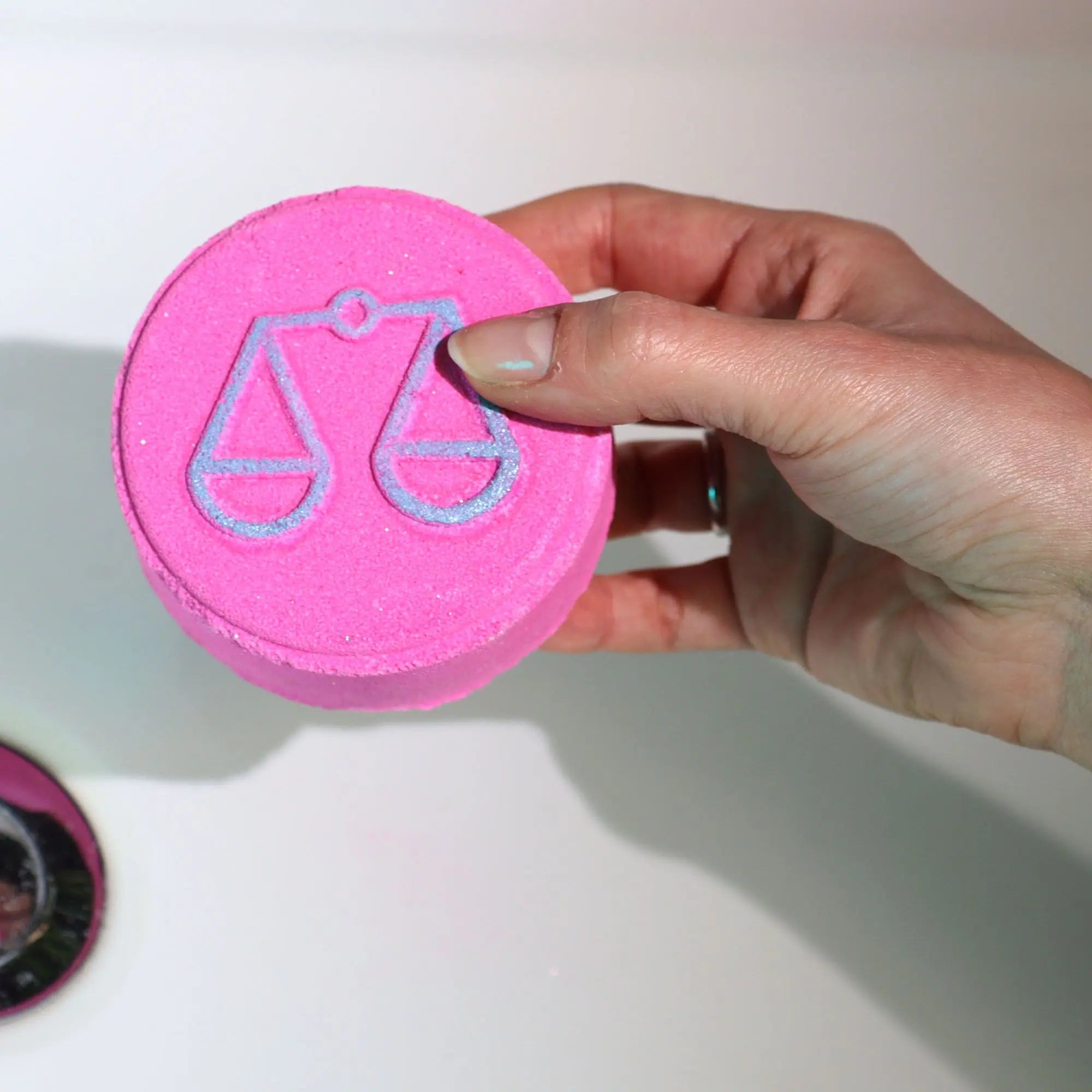 Set of Zodiac Bath Fizzers with Horoscope - Libra AW Dropship UK