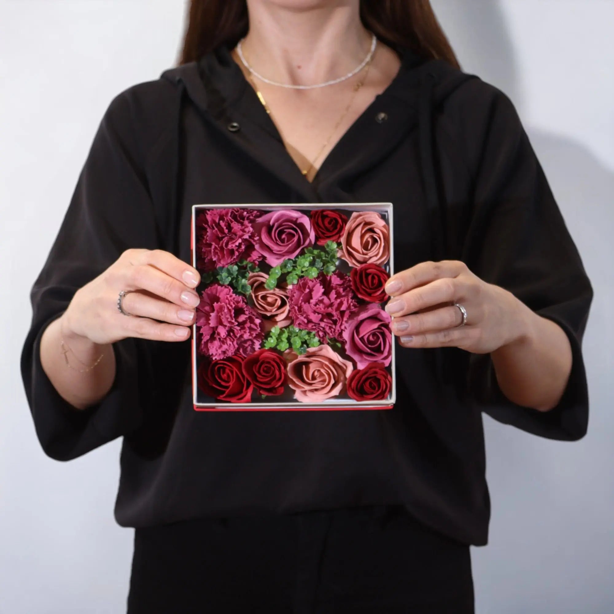 Pamperandpost Square Box - Vintage Roses